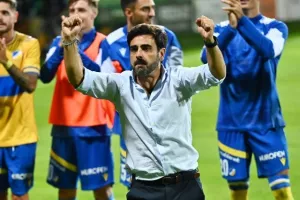 Πετροκούμπ-ΑΠΟΕΛ: Με "ζωγραφιά" Μαρκίνιος... συνεχίζει με στόχο τ' αστέρια! (Φώτος)