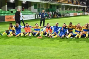 Πετροκούμπ-ΑΠΟΕΛ: Με "ζωγραφιά" Μαρκίνιος... συνεχίζει με στόχο τ' αστέρια! (Φώτος)