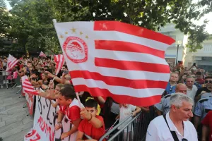 Κοσμοσυρροή και στη Θήβα για τα «θρυλικά» ευρωπαϊκά τρόπαια!