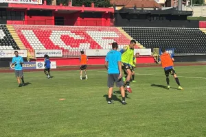 ΤΕΛΕΙΩΣΕ με "Χ" τα φιλικά