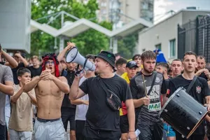 Εκστρατεία για να μαζέψει κόσμο, η Πετροκούπ