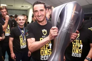 Xιμένεθ: Αποθέωση για Λαμέλα