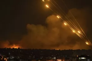 Η Χεζμπολάχ απειλεί να πλήξει νέες περιοχές εάν το Ισραήλ «συνεχίσει να στοχοποιεί αμάχους»