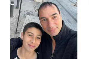 Άρα... για Τζέιντεν/"Αγαπά το ΑΠΟΕΛ, όπως και ο πατέρας του-Να κυνηγήσει το όνειρο του"