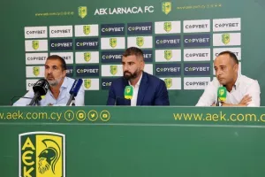 (Βίντεο/Φώτος) “Η μεγαλύτερη συμφωνία που έγινε ποτέ-Αυτό δείχνει πόσο μεγάλωσε η ΑΕΚ” 