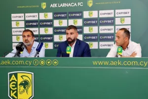 (Βίντεο/Φώτος) “Η μεγαλύτερη συμφωνία που έγινε ποτέ-Αυτό δείχνει πόσο μεγάλωσε η ΑΕΚ” 