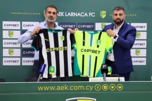 (Βίντεο/Φώτος) “Η μεγαλύτερη συμφωνία που έγινε ποτέ-Αυτό δείχνει πόσο μεγάλωσε η ΑΕΚ” 