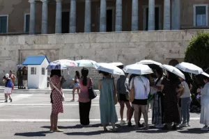 Στο «φούρνο» η Ελλάδα: Καυτό διήμερο με 43αρια - Μέτρα για τους εργαζόμενους, συναγερμός για πυρκαγιές