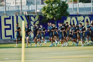 Πρώτη... ΑΕΛ! (Φώτος)
