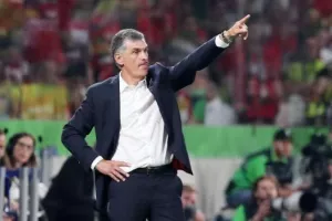 Ψάχνει για δύο στόπερ μετά το «όχι» του Κάρμο