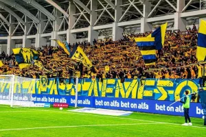 ΘΥΡΑ 3: "Να αντιληφθούν ότι ο κόσμος της ΑΕΛ απαιτεί να βλέπει λυσσασμένα λιοντάρια"