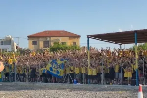 Τα χέρια ψηλά και: "Όπως παλιά..." (Βίντεο Kerkida)