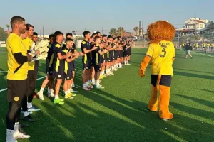 Είσοδος με Λέοντα, αποθέωση και Αγιασμός (Φώτος)