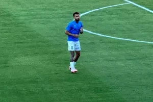Συν ένα... μεσοεπιθετικά 