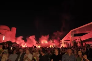 Βίντεο για το... birthday fan day 