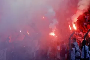 (ΒΙΝΤΕΟ/ΦΩΤΟΣ Kerkida) Οι παίκτες πήγαν στον κόσμο και τραγούδησαν μαζί 