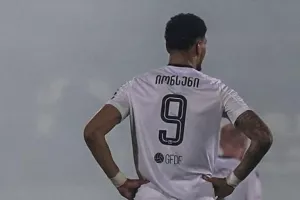 Ο... ψηλός με το "9"!