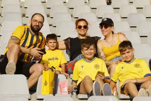 Οι φίλαθλοι ΑΕΛ και Ανόρθωσης στο "Αλφαμέγα" (φώτος)