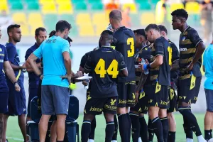 Συμπαγής στην άμυνα, ατομική ποιότητα στην επίθεση 