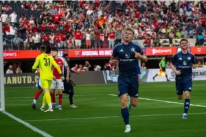 Η Άρσεναλ νίκησε με 2-1 τη Μάντσεστερ Γιουνάιτεντ