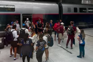 Χάος στα τρένα από το σαμποτάζ, αστυνομικοί ελέγχουν όλα τα βαγόνια, τεράστιες καθυστερήσεις