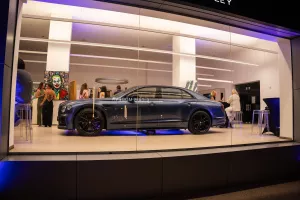 Η Bentley Κύπρου Φιλοξενεί Εντυπωσιακή Έκθεση Τέχνης με Σύγχρονα και Μοντέρνα Έργα από τους Καλλιτέχνες Artist Yes x Artbyvictoria