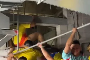 Οπαδοί τρύπωσαν στους αεραγωγούς για να μπουν στο γήπεδο του τελικού του Copa America!
