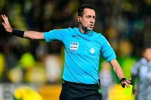 Ολλανδοί στο Paksi - AEK 