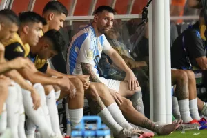 Μέσι: Απέφυγε το χειρουργείο, εκτός για 1,5 μήνα