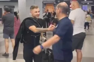 (ΦΩΤΟ) ΑΠΟΕΛ/Αφίχθηκε ο Μάγιερ  