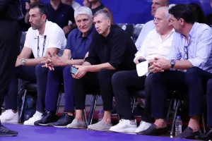 Οι θρύλοι του ελληνικού μπάσκετ για ακόμα μία φορά στο πλευρό της Εθνικής
