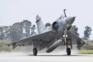 Συναγερμός στην Τανάγρα: Εγκατάλειψη Μιράζ 2000-5 - Σώος ο πιλότος, χρησιμοποίησε το εκτινασσόμενο κάθισμα