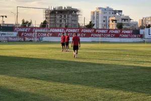 Η επίσημη πρώτη της Νέας Σαλαμίνας (Φώτος/βίντεο)