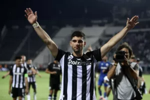 Συγκινημένος Κουλιεράκης: «Ο ΠΑΟΚ είναι το σπίτι μου - Φεύγω με το κεφάλι ψηλά»