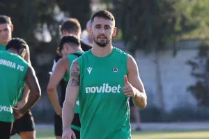 Ανεβάζει...στροφές      