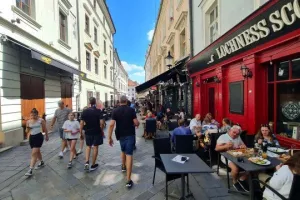 Οι ομορφιές...στην Μπρατισλάβα (Φώτος)