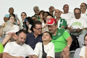 (ΦΩΤΟΣ) Ο κόσμος στο Άρης-Ολυμπιακός Πειραιώς