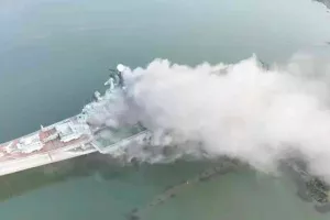 Παρανάλωμα του πυρός πρώην σοβιετικό αεροπλανοφόρο
