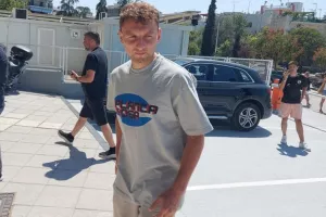 Στα γραφεία του ΠΑΟΚ για να υπογράψει ο Τσάλοφ