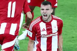 Επίσημο: Ανανέωσε ως το 2028 στον Ολυμπιακό ο Ντόη!
