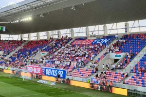 Λίγος ο κόσμος στο "Sóstói Stadium" (Φώτος Κερκίδα)