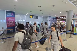 Πετάει… η αποστολή της Πάφου (Φώτος-Bίντεο kerkida)  