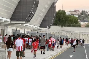 (ΦΩΤΟΣ) Ο κόσμος στο Άρης-Ολυμπιακός Πειραιώς