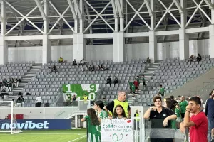 (ΦΩΤΟΣ) Ο κόσμος στο Άρης-Ολυμπιακός Πειραιώς