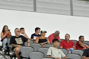 (ΦΩΤΟΣ) Ο κόσμος στο Άρης-Ολυμπιακός Πειραιώς
