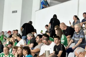 (ΦΩΤΟΣ) Ο κόσμος στο Άρης-Ολυμπιακός Πειραιώς