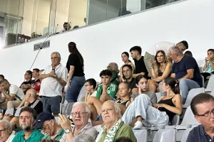 (ΦΩΤΟΣ) Ο κόσμος στο Άρης-Ολυμπιακός Πειραιώς