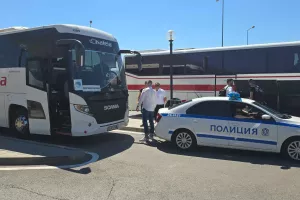 Με αστυνομική συνοδεία...