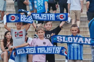 Χαμόγελα... στο fan zone (Φώτος)
