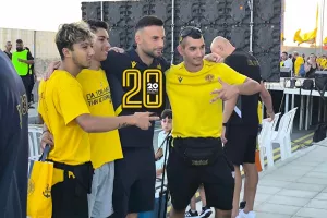 Όποια φανέλα κι αν φορέσει...
